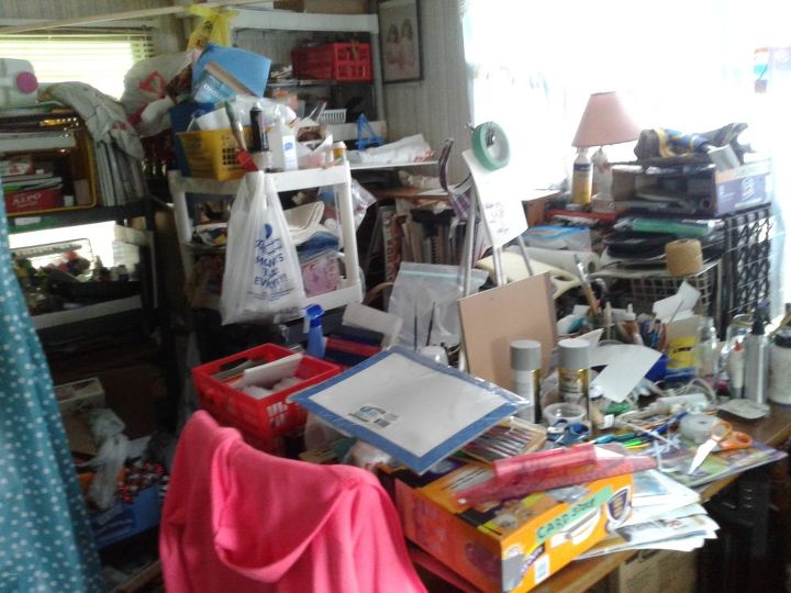 q help how can i make this into a art roomand dinning room
