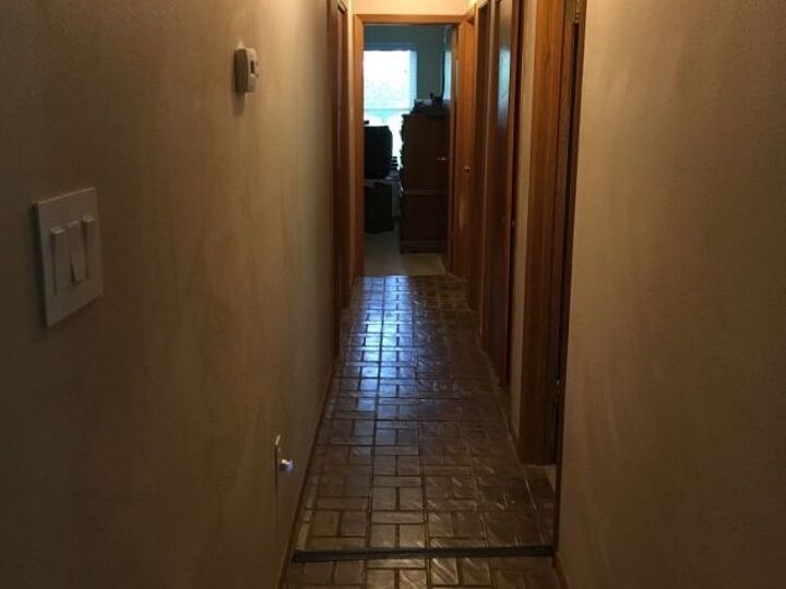 q update a long hall and make it brighter and feel homely