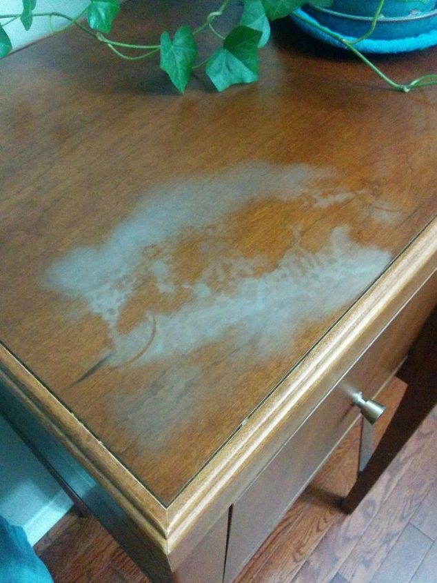 how to remove a water stain from your wood furniture in 5 minutes