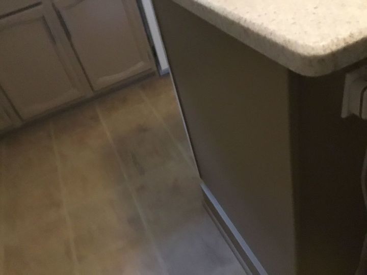 q color choices for kitchen island
