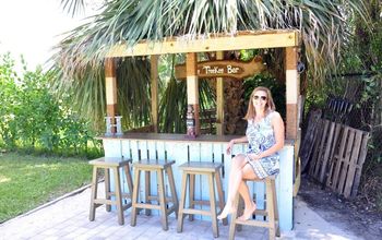 DIY Pallet Tiki Bar