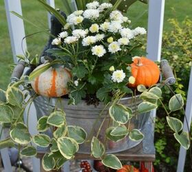 transitioning the front porch and outdoor decor to fall