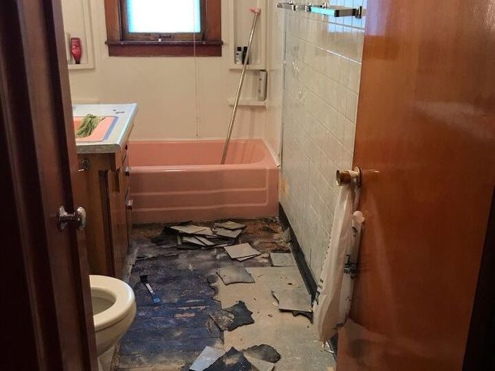 q what kind of paint can be used to cover plastic tile in a lake house