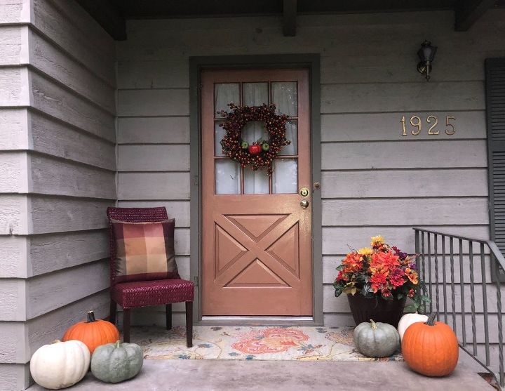 fall front porch with copper and cranberry accents