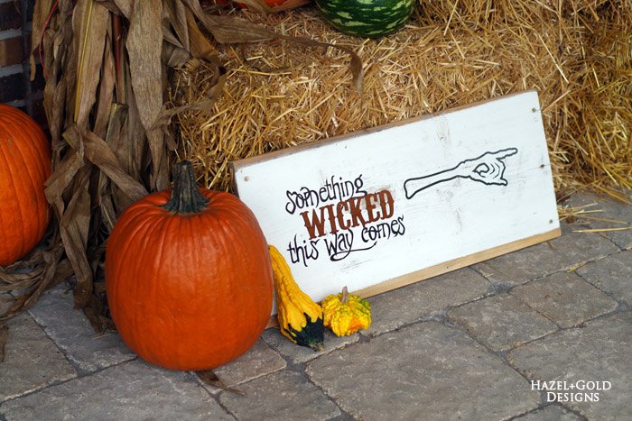 cartel de madera something wicked this way comes para la decoracin de halloween