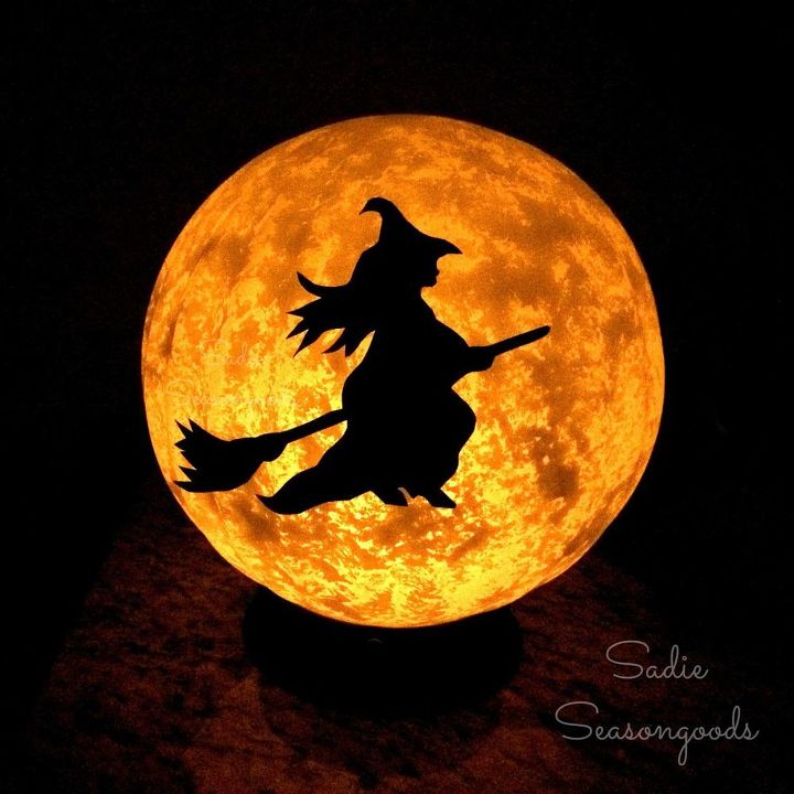 17 decoraes de halloween que faro seus vizinhos rirem, L mpada de lua de Halloween vintage