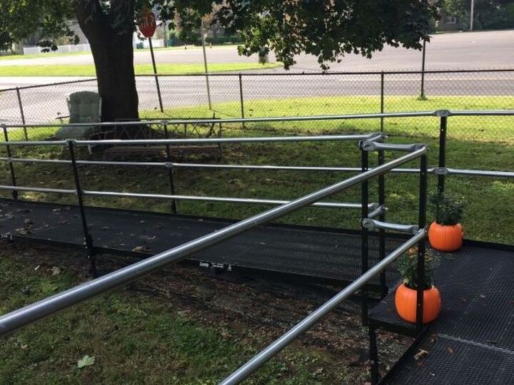 q how do i decorate a ramp on the outside edges so it will look softer