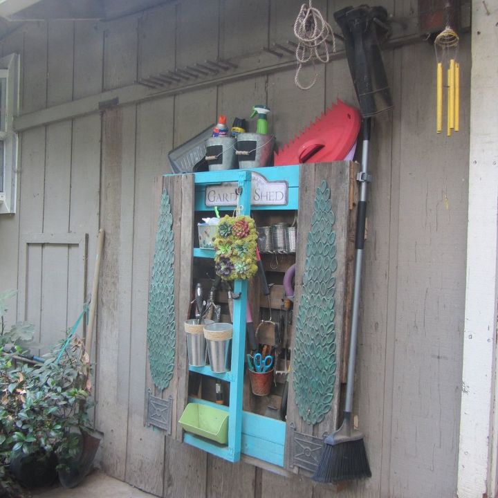 wannabe garden tool shed using a pallet