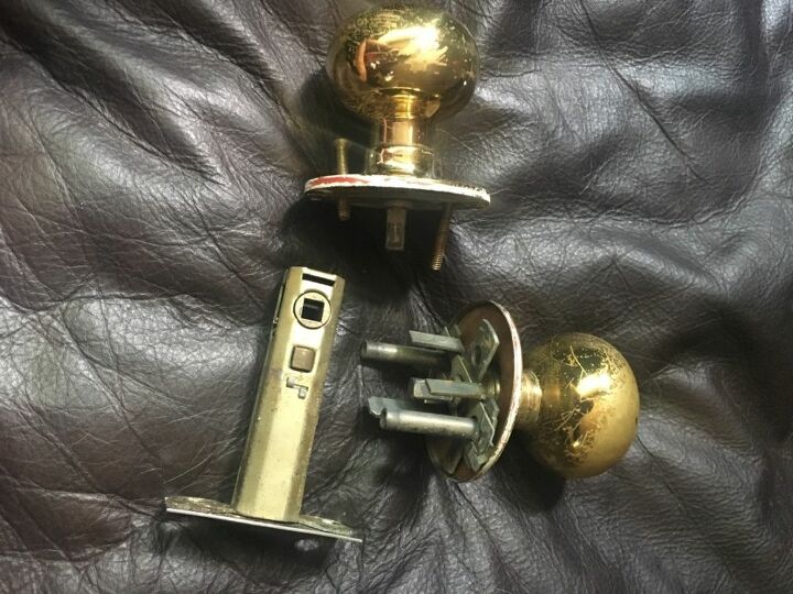 q where can i find replacement doorknobs for an older home doors 50s