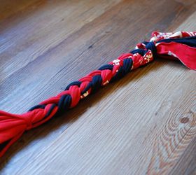 diy dog toy made from t shirts