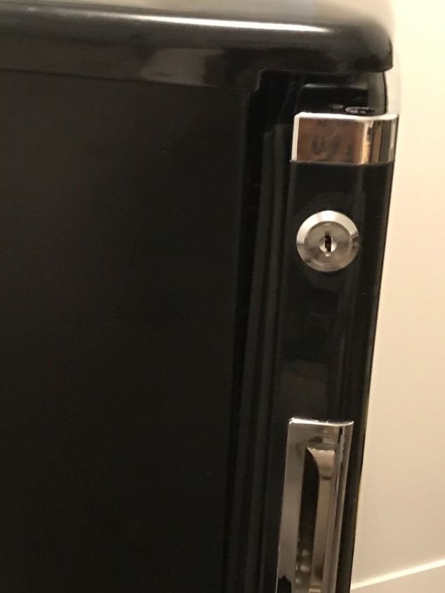 how to fix a wine fridge door that is not closing properly