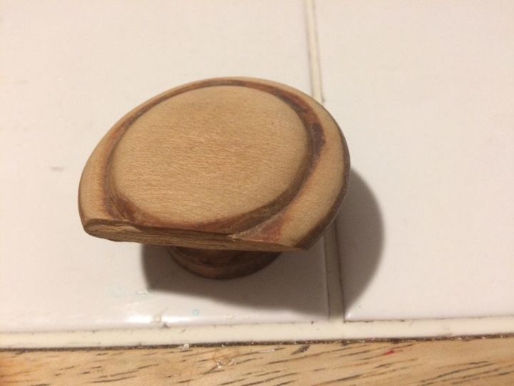 q how to repair a chip on a wooden knob