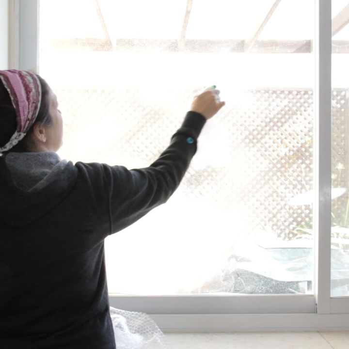 15 maneras de preparar tu casa para el invierno, Aislamiento de ventanas con papel de burbujas