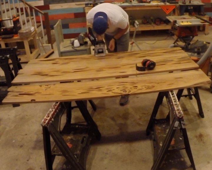 como fazer uma mesa de jantar de madeira reciclada