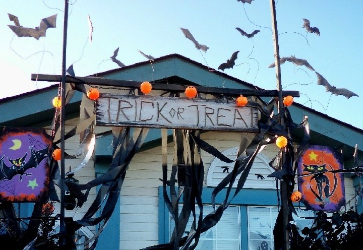 vhs tapes to crazy cool halloween decor