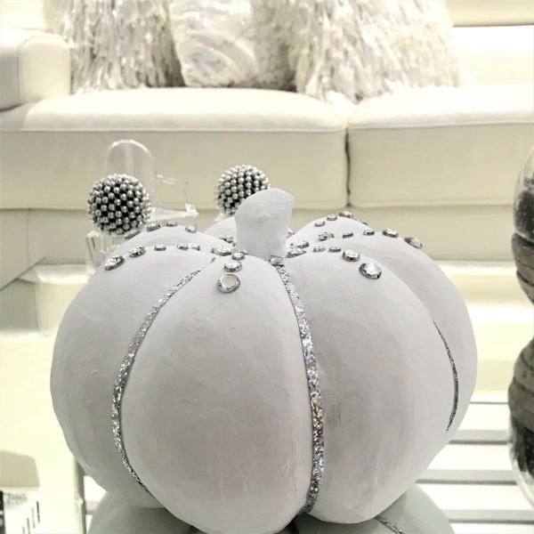 idea to decorate pumpkins