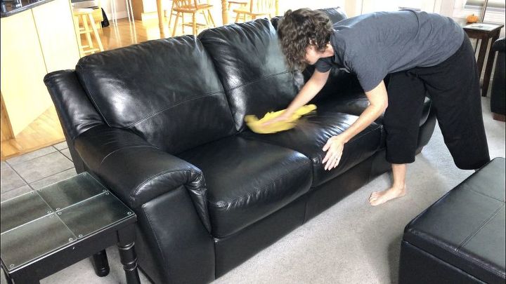 limpieza de su sof de cuero