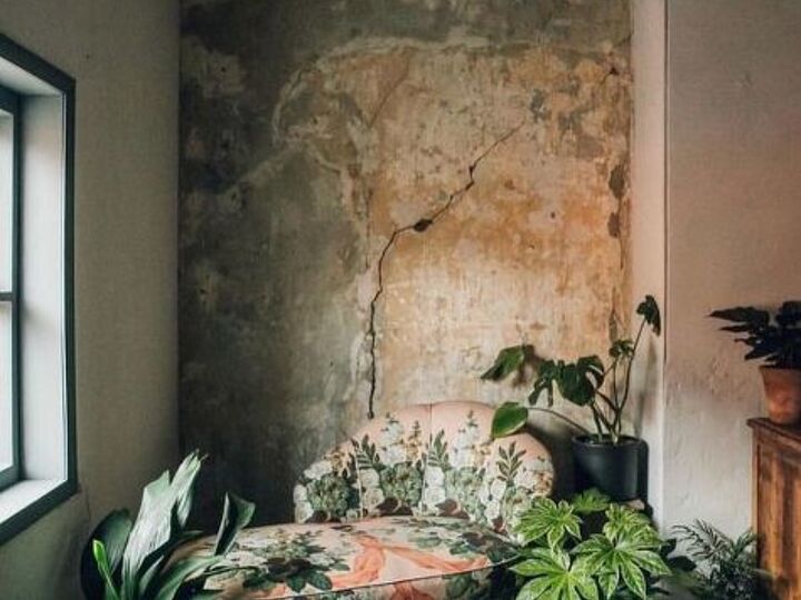q wall painting