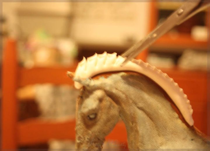 make a decorative horse sculpture, I recommend Hearty brand modeling clay
