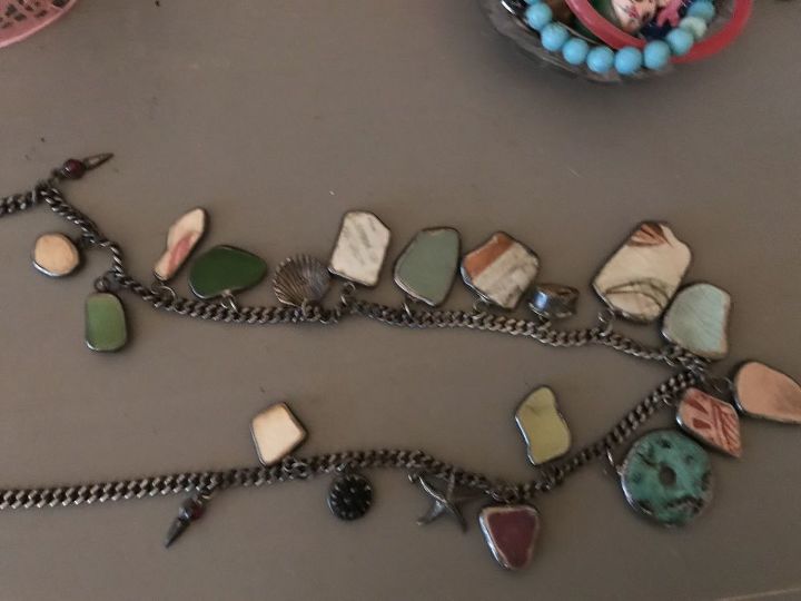q how to easily clean a tarnished silver necklace