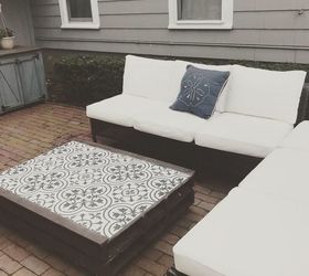 DIY Outdoor Pallet Tile Coffee Table
