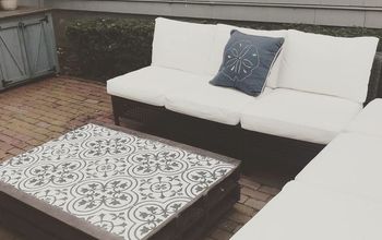 DIY Outdoor Pallet Tile Coffee Table