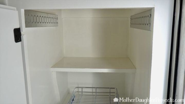 almacenamiento rpido en el armario de la cocina con control de la pared