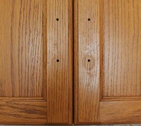 how to add farmhouse cabinet trim, Step 1 Remove hardware