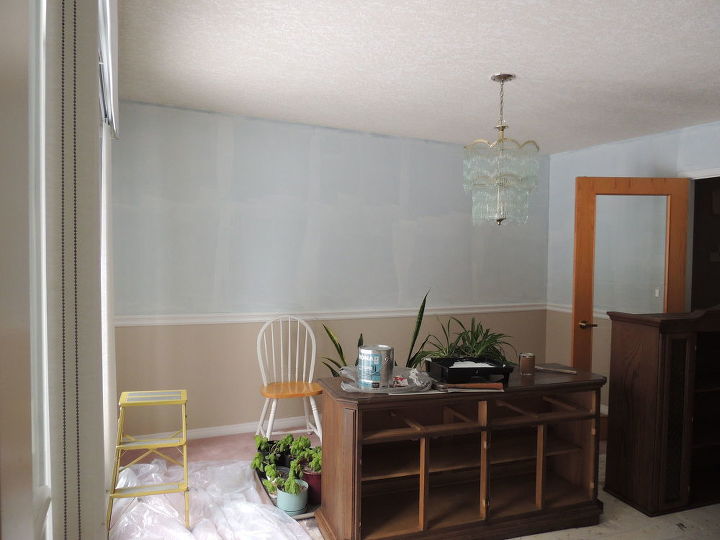 s update your dining room on a budget, Step 1 Empty the room paint