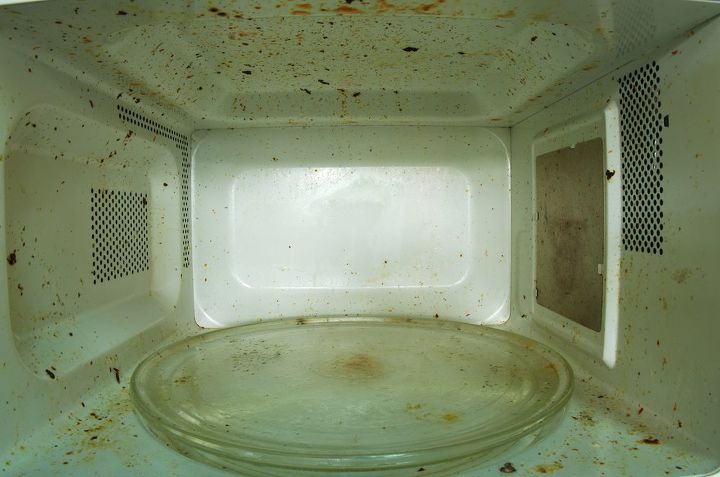 q how to clean microwave with vinegar