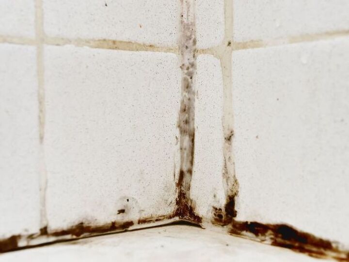 q how to clean tile grout