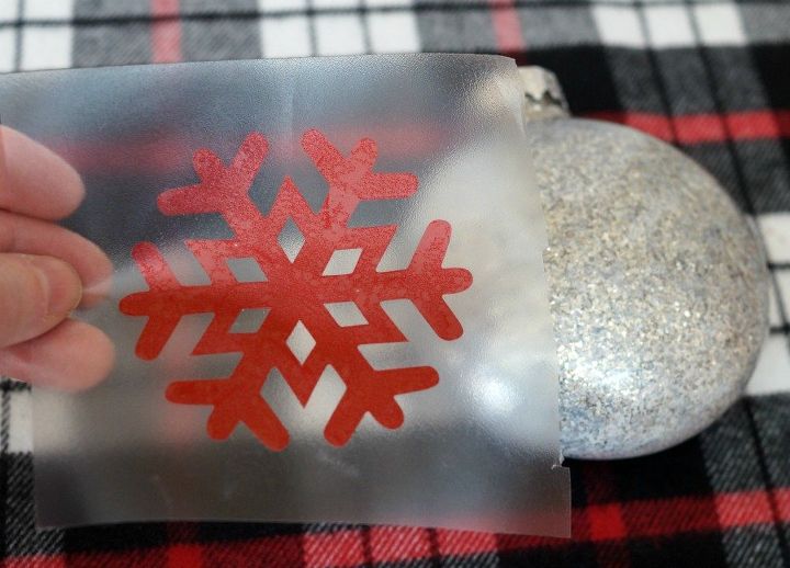 how to make a glittered snowflake ornament
