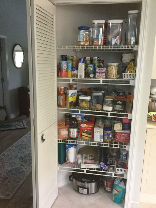 how do you make a triangular pantry efficient