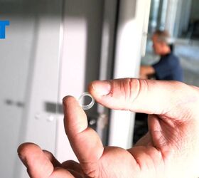 Cómo preparar una puerta batiente de cristal para su instalación