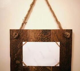 simple pallet wood photo display