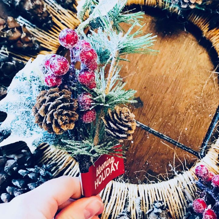 pinecone winter wreath