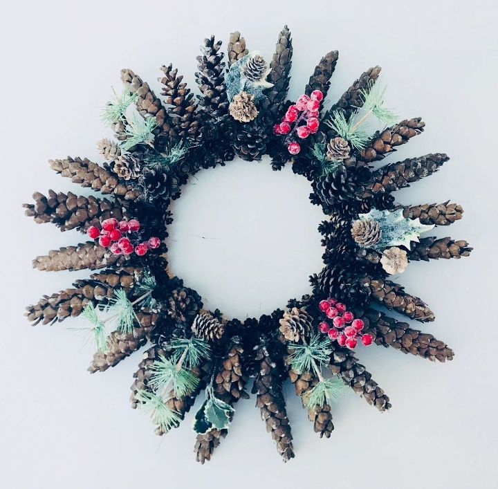 pinecone winter wreath