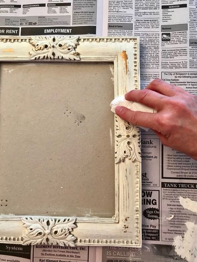 farmhouse inspired picture frame with free holiday print