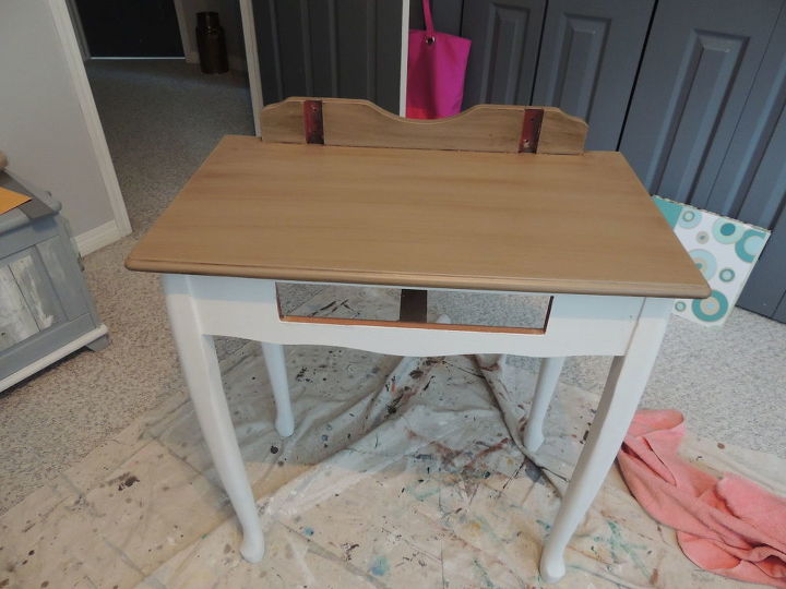 How To Makeover And Update A Little Girl S Vanity Diy Hometalk