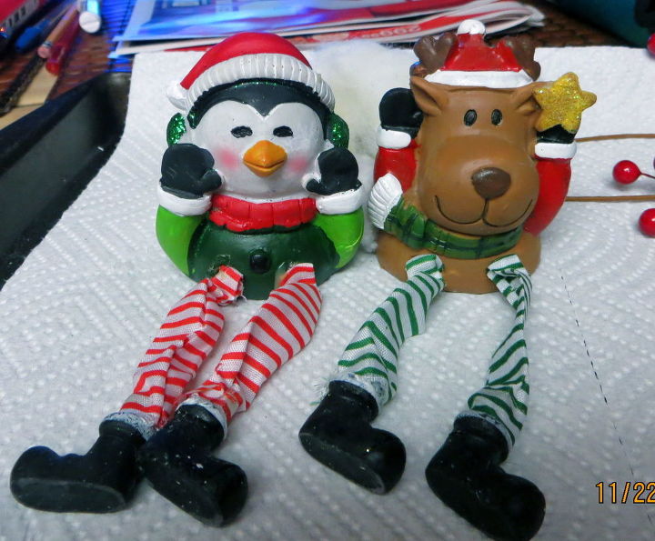easy christnas decoration, 2 characters X Mas ones
