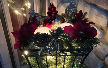 Cómo hacer una cesta de exhibición de adornos navideños a partir de una maceta