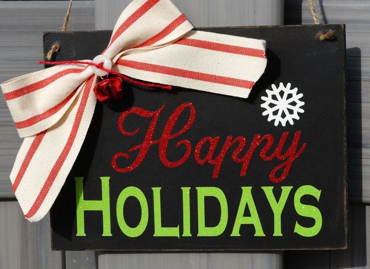 how to create a holiday chalkboard sign