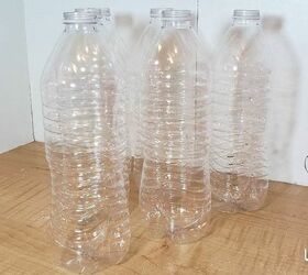 Adornos para el árbol de Navidad con botellas de plástico recicladas