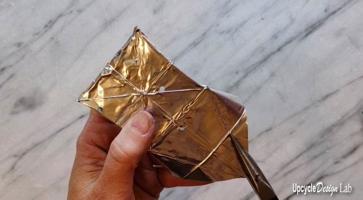 latas de tarta recicladas adorno de rbol de navidad con caja de regalo de origami