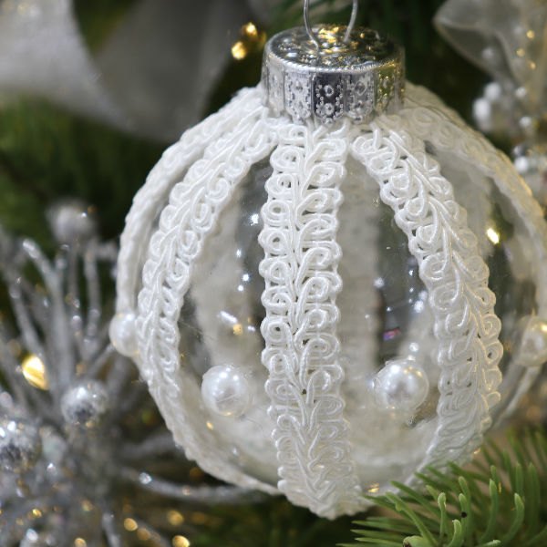 idea para decorar adornos navideos del dollar tree