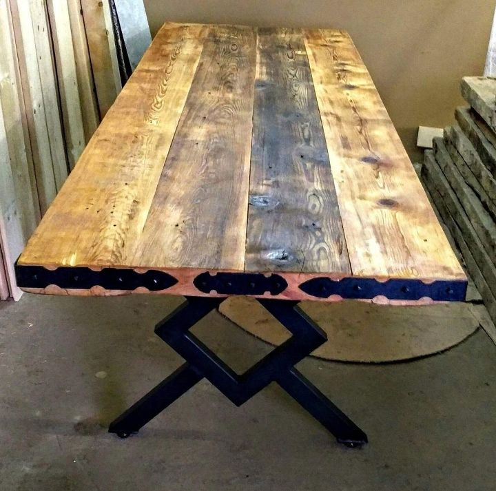 mesa de madera vieja reciclada