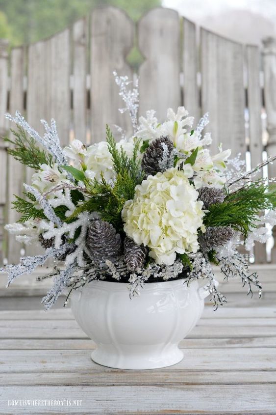 como criar um arranjo de flores de natal branco ou inverno gelado