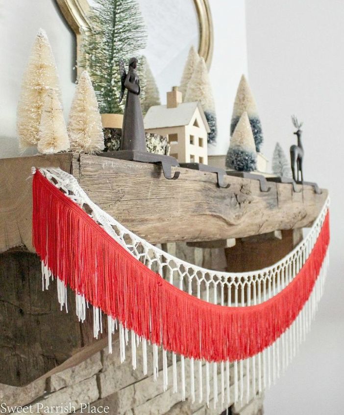 s it s beginning to look a lot like christmas, Red and White Christmas Living Room Tour