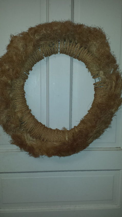 how do i clean a wreath