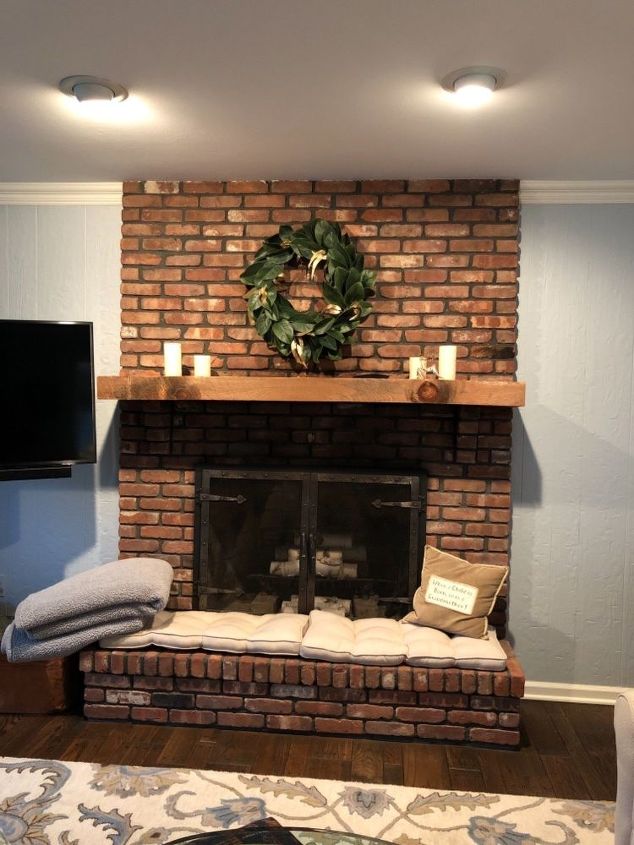 q help me decorate my mantle in the family room